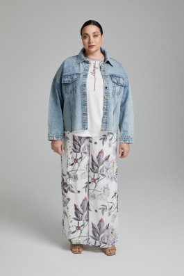 Джинсовая куртка со стразами и хольнитенами арт.4146