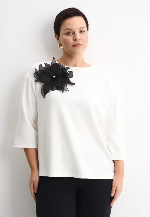 Блуза с цветком белая арт.4373 